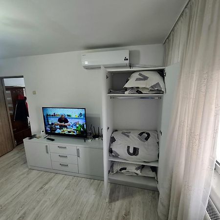Apartament 2 Camere Etaj 4 Din 4 Craiova Bagian luar foto