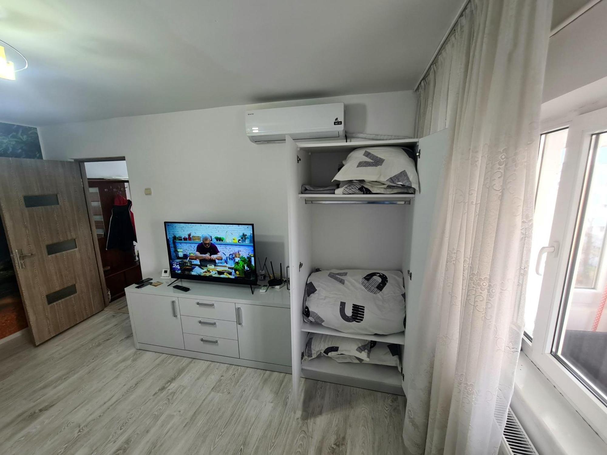 Apartament 2 Camere Etaj 4 Din 4 Craiova Bagian luar foto