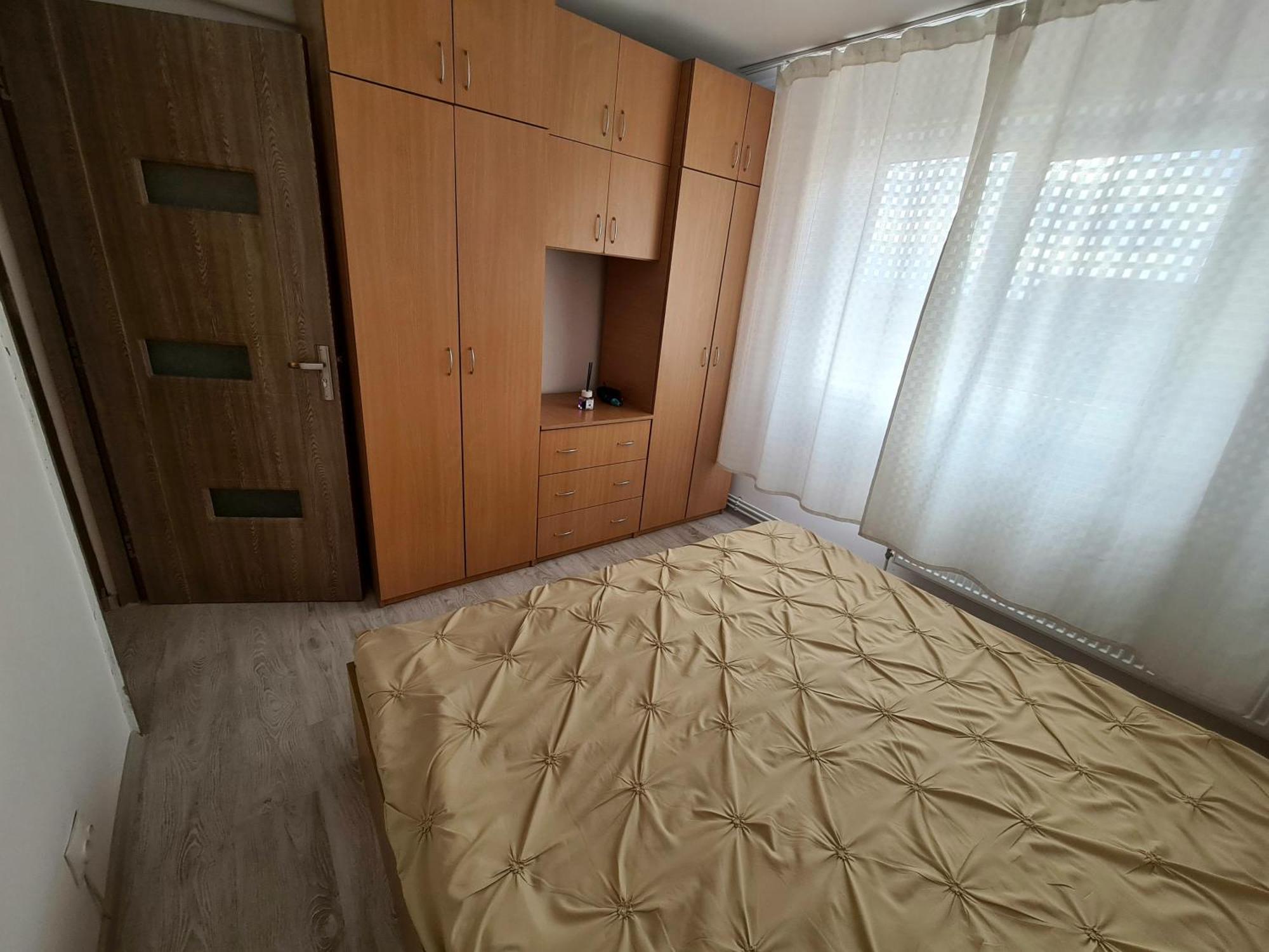 Apartament 2 Camere Etaj 4 Din 4 Craiova Bagian luar foto